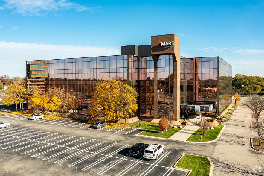 More Photos Of 25200 Telegraph Rd, Southfield Office For Lease