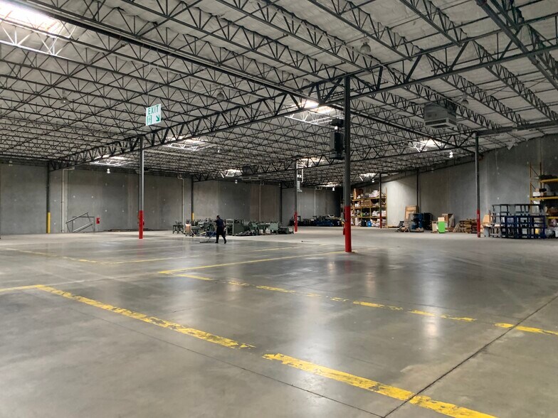 More Photos Of 1705 Texas Ave, El Paso Warehouse For Sale