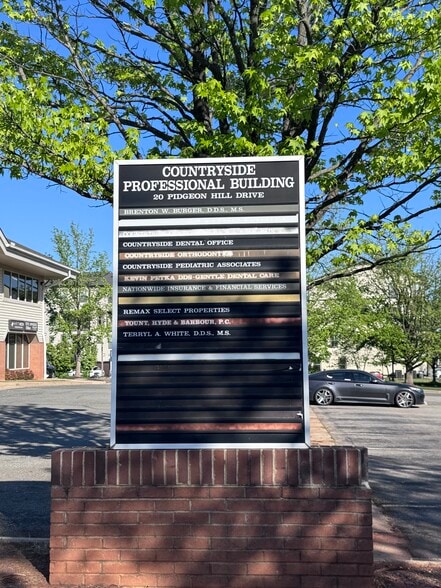 More Photos Of 20 Pidgeon Hill Dr, Sterling Medical For Sale