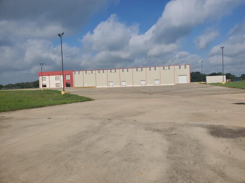 More Photos Of 25777 Nelson Rd, Hempstead Warehouse For Sale