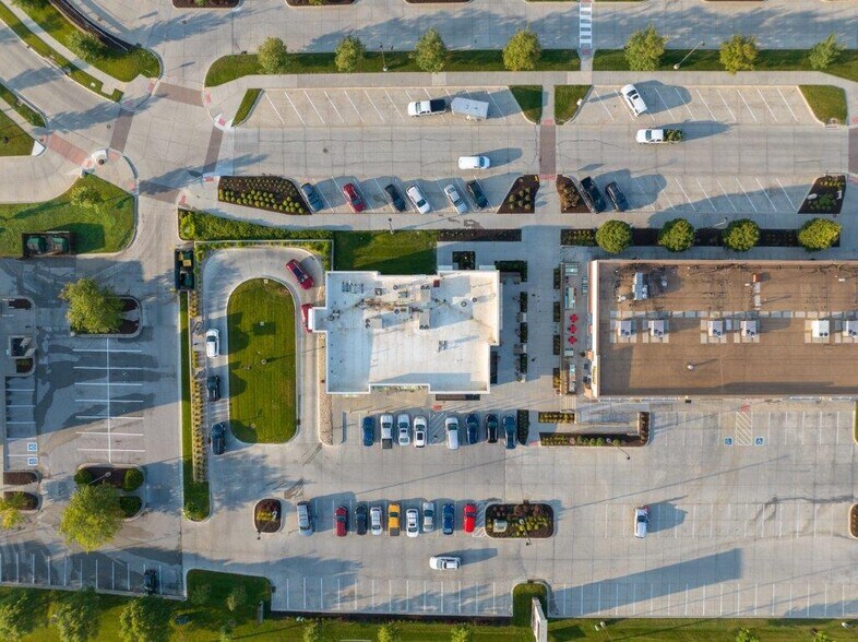 More Photos Of 14901 W Maple Rd, Omaha Restaurant For Sale