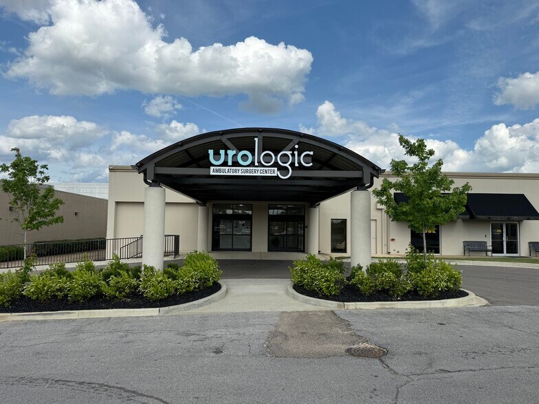 More Photos Of 499 Gloster Creek Village, Tupelo Unknown For Lease