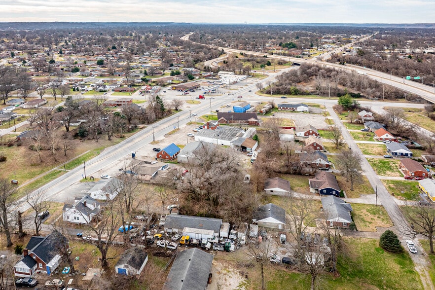 More Photos Of 3958 Cane Run Rd, Louisville Freestanding For Sale