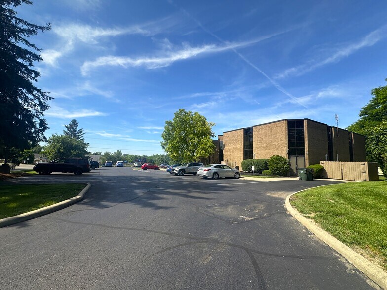 More Photos Of 1195 E Alex-Bell Rd, Centerville Office For Sale