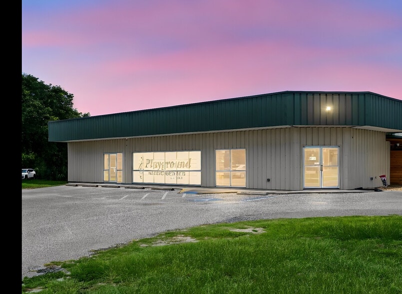 Primary Photo Of 2401 Ruth Hentz Ave, Panama City Flex For Lease