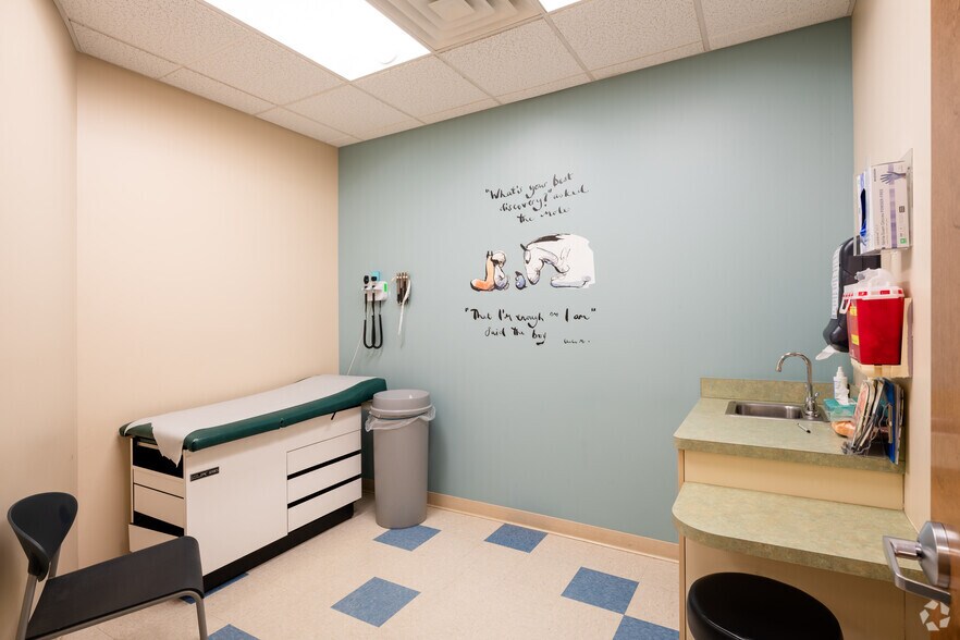 More Photos Of 2733 Wehrle Dr, Buffalo Medical For Lease