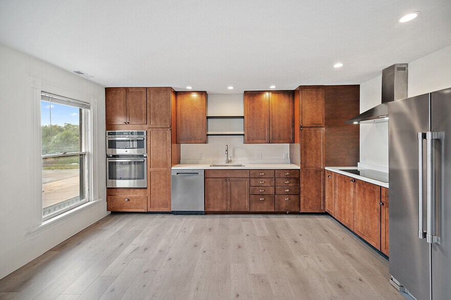 More Photos Of 1501 W Colorado Ave, Colorado Springs Storefront Retail Residential For Sale