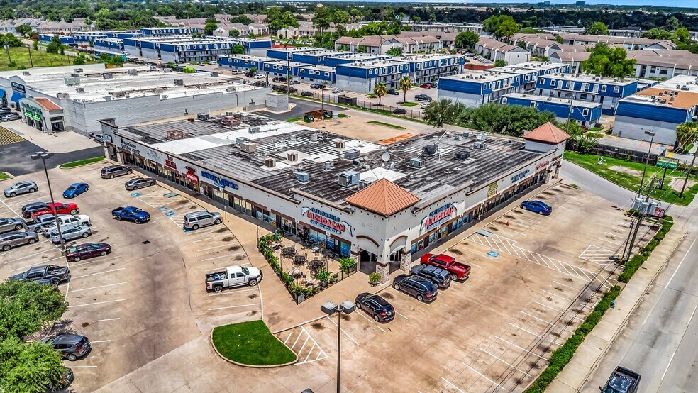 More Photos Of 7902 Long Point Rd, Houston Unknown For Lease