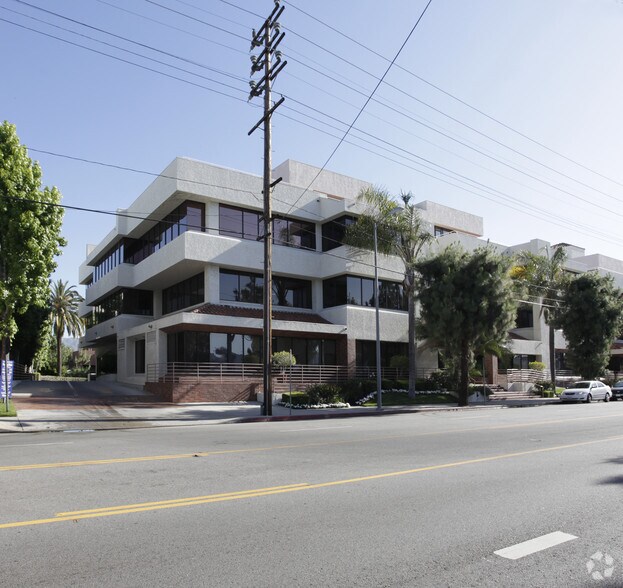 15451 San Fernando Mission Blvd, Mission Hills, CA 91345 For Lease