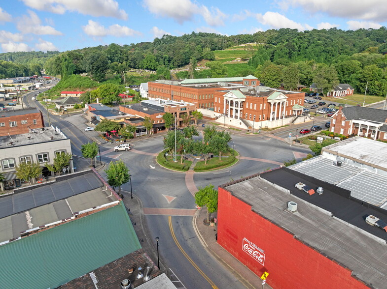 More Photos Of 108 N Main St, Ellijay Storefront Retail Residential For Sale