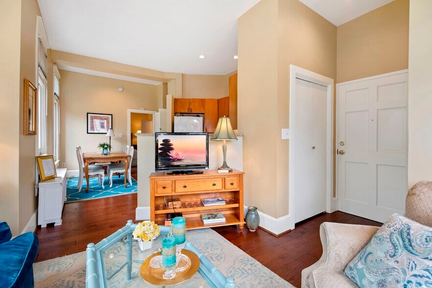 More Photos Of 1755 18th St Nw, Washington Apartments For Sale