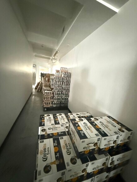 More Photos Of 1107-1109 Race St, Philadelphia Distribution For Lease