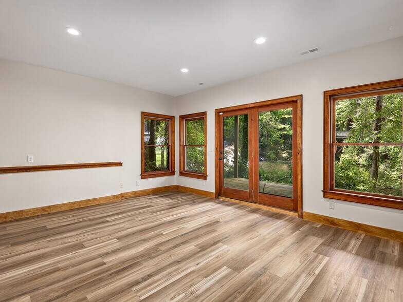 More Photos Of 447 Lily Pad Ln, Flat Rock Lodge Meeting Hall For Sale