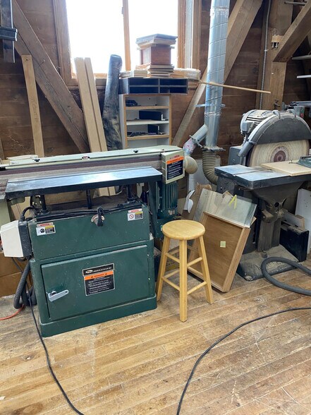 More Photos Of 72 Railroad Ave, Hamlin Freestanding For Sale