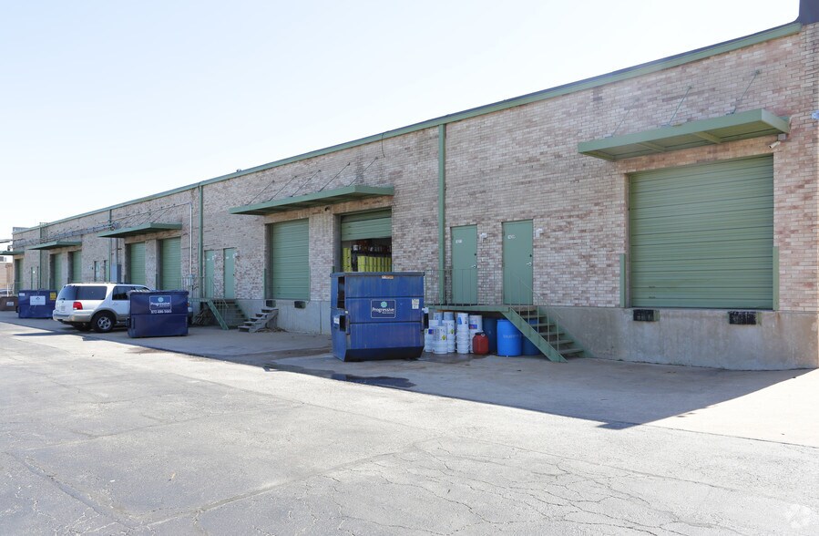 More Photos Of 14209-14223 Proton Rd, Farmers Branch Light Manufacturing For Lease