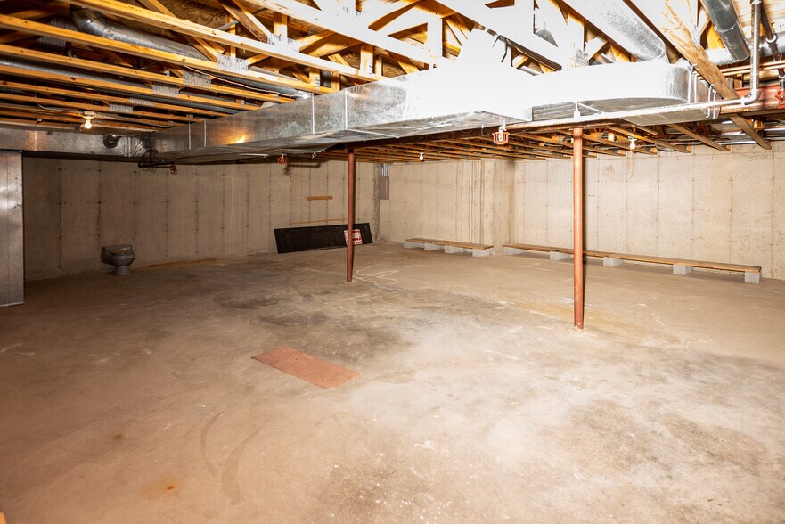 More Photos Of 1240-1290 Bamburg Ct, Hanover Park Medical For Lease