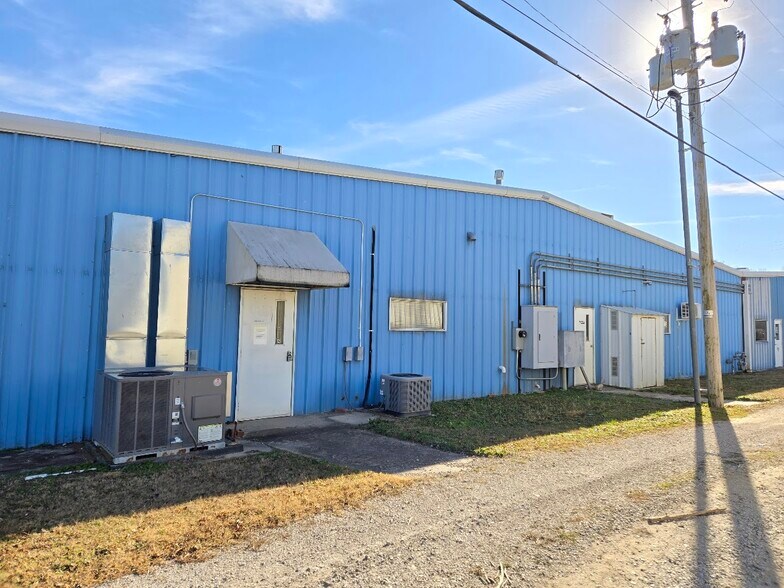 More Photos Of 111 E 5th St, Mound Valley Industrial For Sale