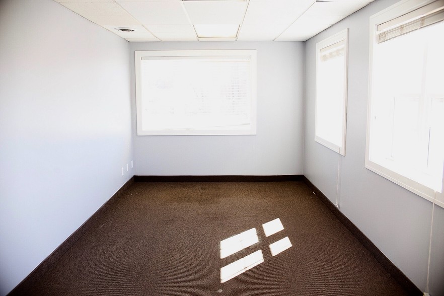 More Photos Of 735 Crofton St SE, Grand Rapids Warehouse For Lease
