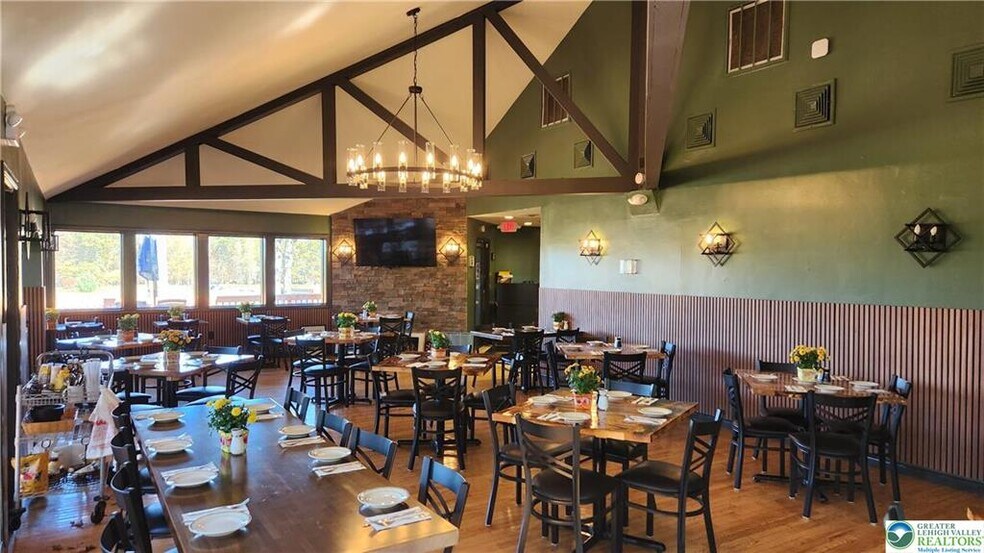 More Photos Of 874 Pa-903, Jim Thorpe General Retail For Sale