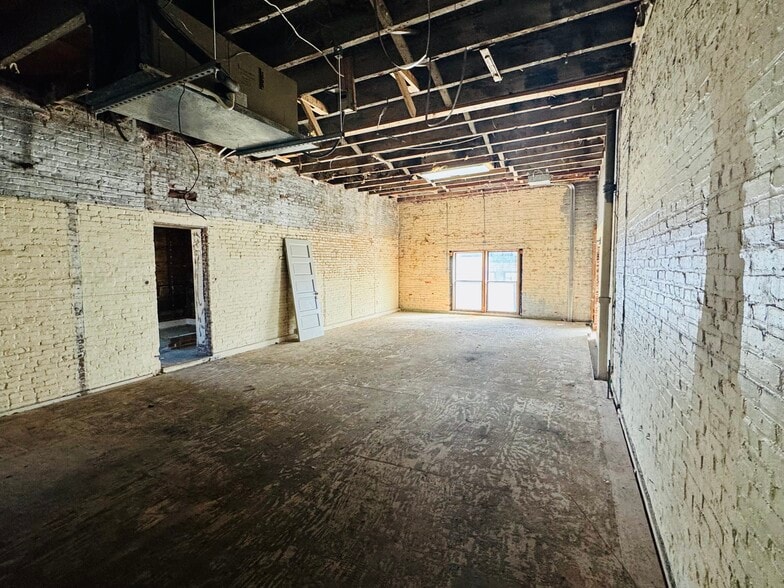 More Photos Of 1900 Light St, Baltimore General Retail For Lease