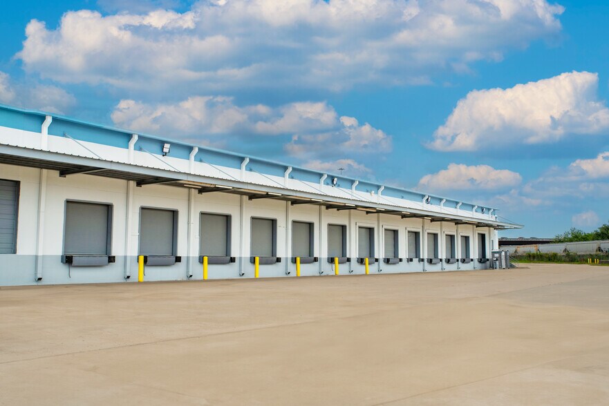 More Photos Of 2103 Ernestine St, Houston Unknown For Lease