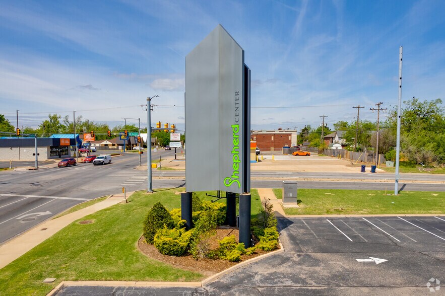 More Photos Of 2401 NW 23rd St, Oklahoma City Office For Lease