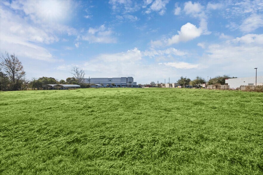 More Photos Of 4205 Pasadena Blvd, Pasadena Land For Sale