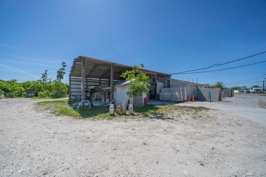 More Photos Of 2515 E 15th St, Panama City Freestanding For Sale