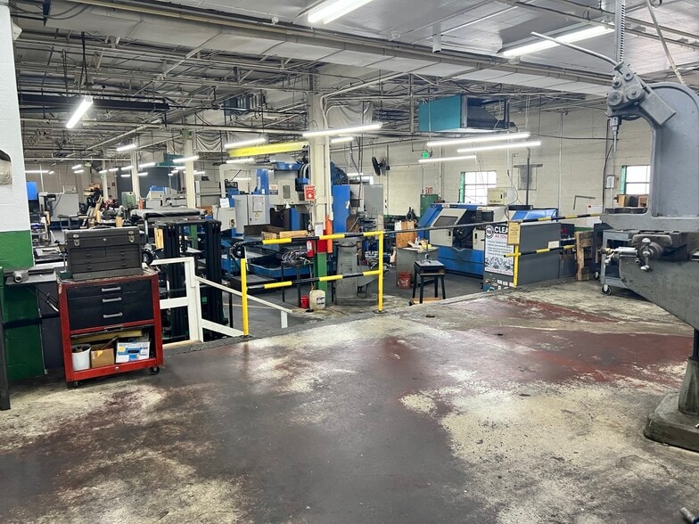 More Photos Of 2141 Kennedy Ave, Baltimore Warehouse For Sale