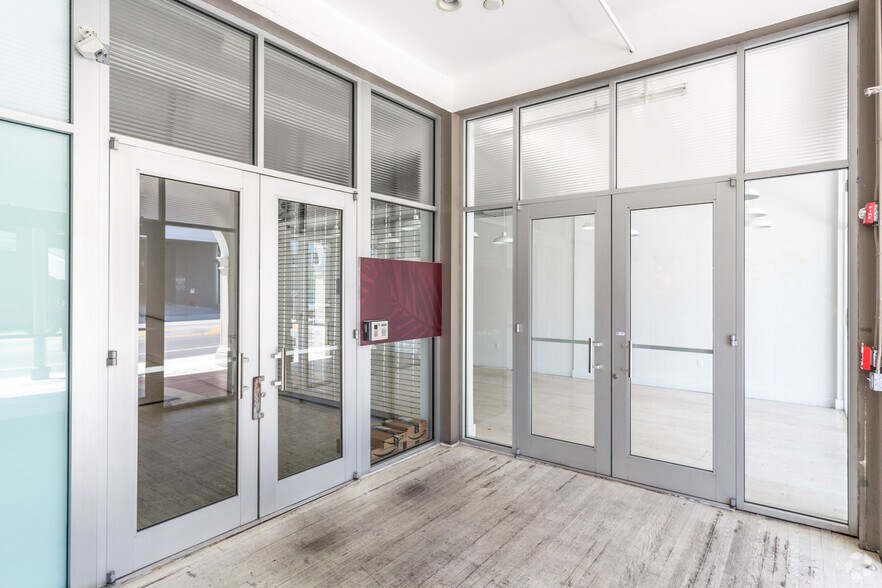 More Photos Of 4040 NE 2nd Ave, Miami Office For Lease