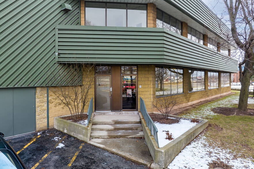 More Photos Of 4390 Paletta Ct, Burlington Warehouse For Lease