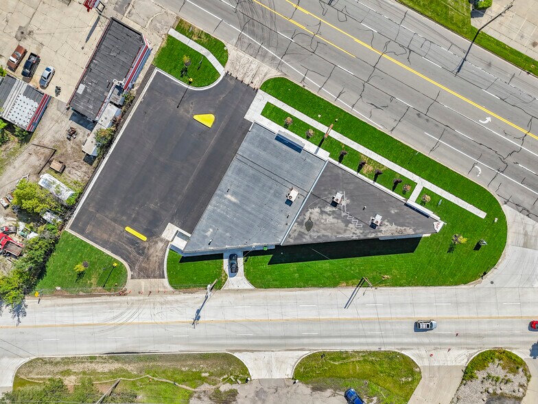 More Photos Of 34001 Groesbeck Hwy, Clinton Township Freestanding For Sale