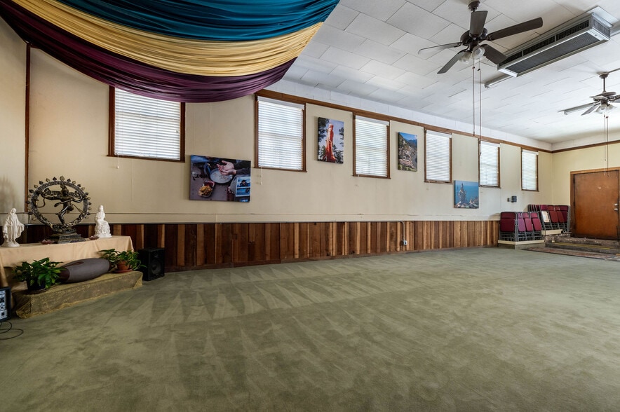 More Photos Of 200 Commercial St, Nevada City Freestanding For Sale