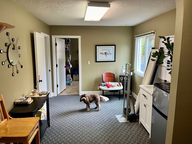 More Photos Of 358 Superior St SE, Salem Office For Sale