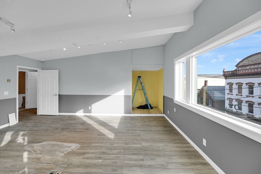 More Photos Of 170-172 Spring St, Newton Office For Sale