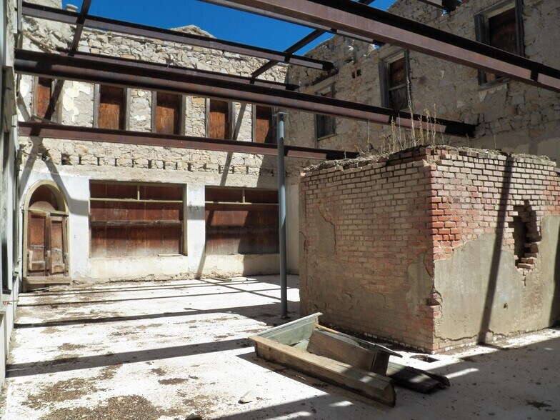 More Photos Of 102 E Main St, Aguilar Specialty For Sale