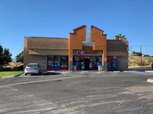 More Photos Of 13728 Hesperia Rd, Victorville Unknown For Lease