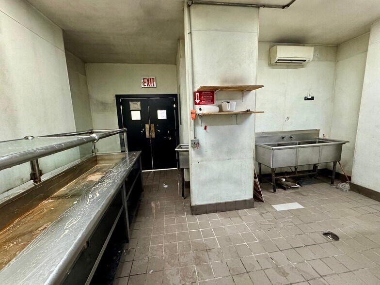 More Photos Of 637 Rogers Ave, Brooklyn Storefront Retail Residential For Lease