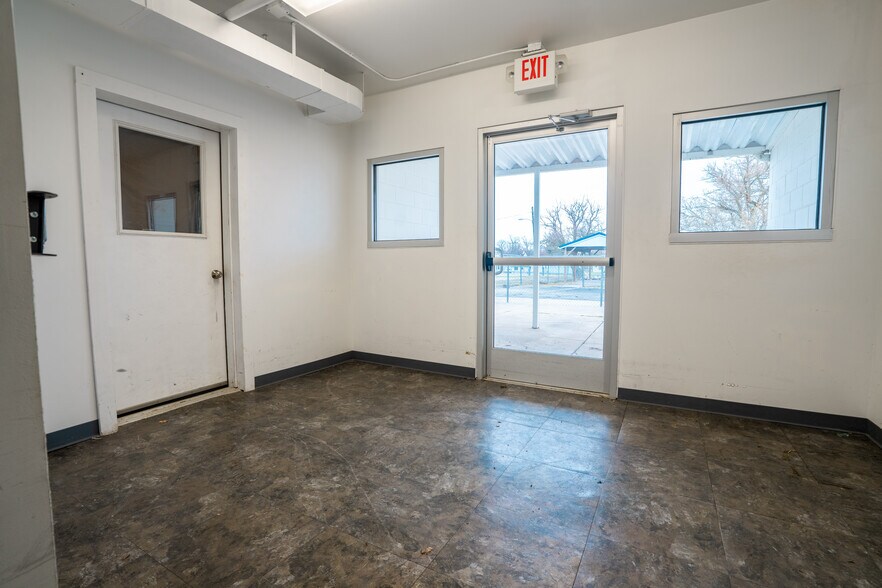 More Photos Of 21 1/2 W Main St, South Vienna Post Office For Sale