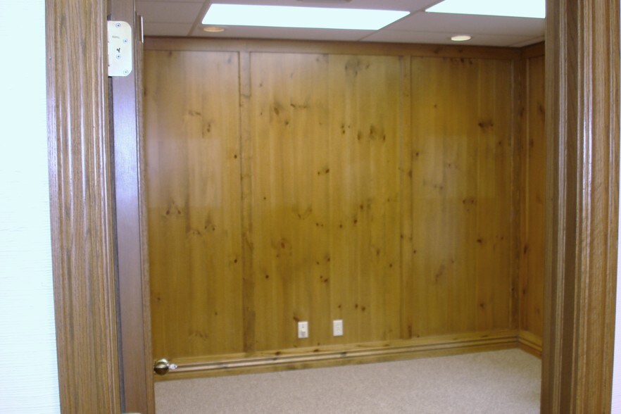 More Photos Of 8150 E Douglas Ave, Wichita Office For Lease