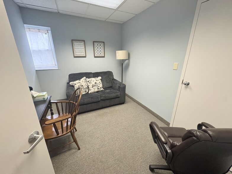 More Photos Of 4367 Rocky River Dr, Cleveland Medical For Sale
