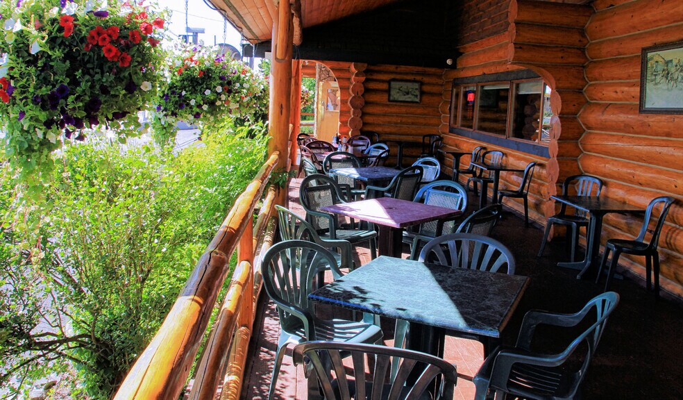 More Photos Of 1414 Cariboo Hwy, Clinton Hotel For Sale