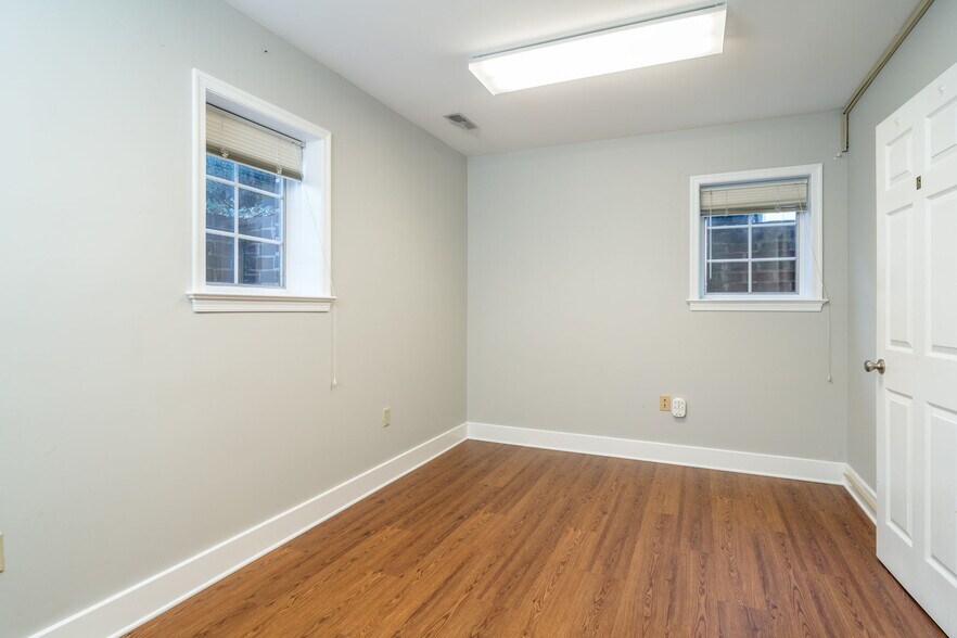 More Photos Of 413 N Coalter St, Staunton Office Residential For Lease