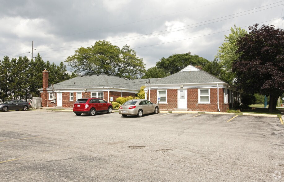 More Photos Of 2011-2017 Middlebelt Rd, Garden City Medical For Lease