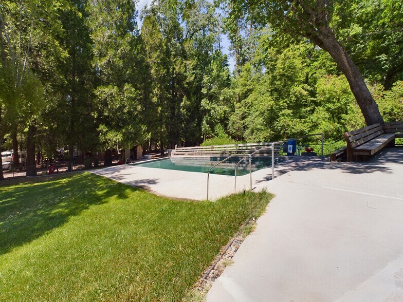 More Photos Of 15960 Bottle Rock Rd, Cobb Hotel For Sale