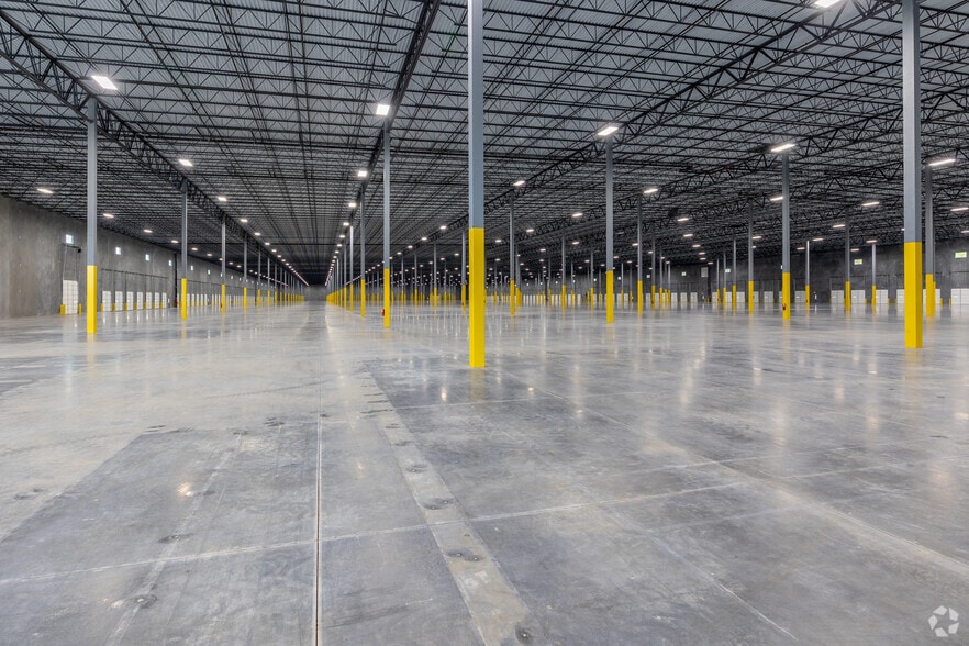 More Photos Of 134 Long Rd, Williamston Distribution For Sale