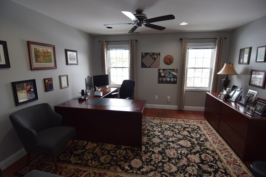 More Photos Of 5049 Swamp Rd, Fountainville Medical For Sale
