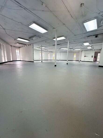 More Photos Of 18500 NE 5th Ave, Miami Gardens Office For Lease