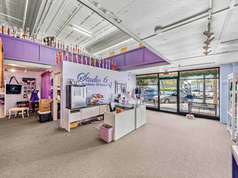 More Photos Of 247 E Stuart Ave, Lake Wales Storefront For Lease