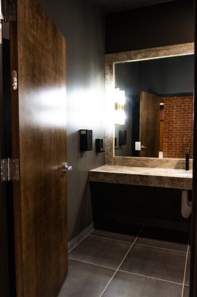 More Photos Of 320 Texas Ave, El Paso Office For Lease